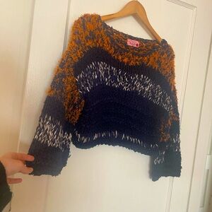 THE COOLEST CROPPED KNIT 🧶.